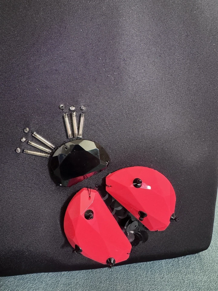 Bolso Kate Spade New York Negro Nylon Cuentas Lentejuelas 3D Ladybugs De Colección KSNY Foto 3 de 4