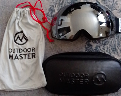 Outdoor Master Ski Snowboard Goggles Mirrored Silver Lens Adjustable w/ Case