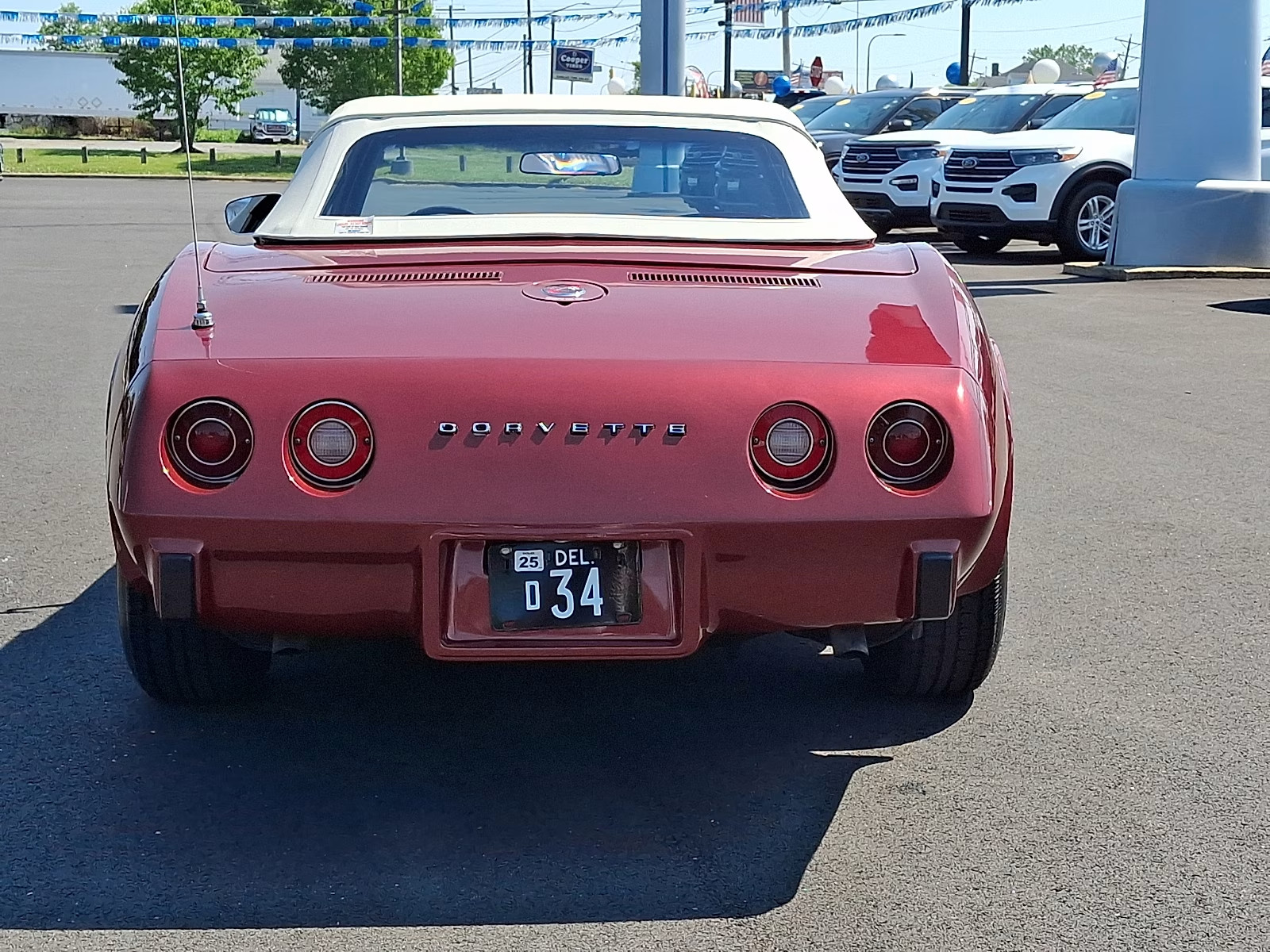 1975 Burgundy Chevrolet Corvette   | C3 Corvette Photo 5