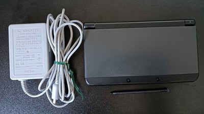 任天堂 3DS ブラック 本体&充電アダプター Nintendo New 3DS Black Console and Charger ,Touch Pen KTR-001 NTSC