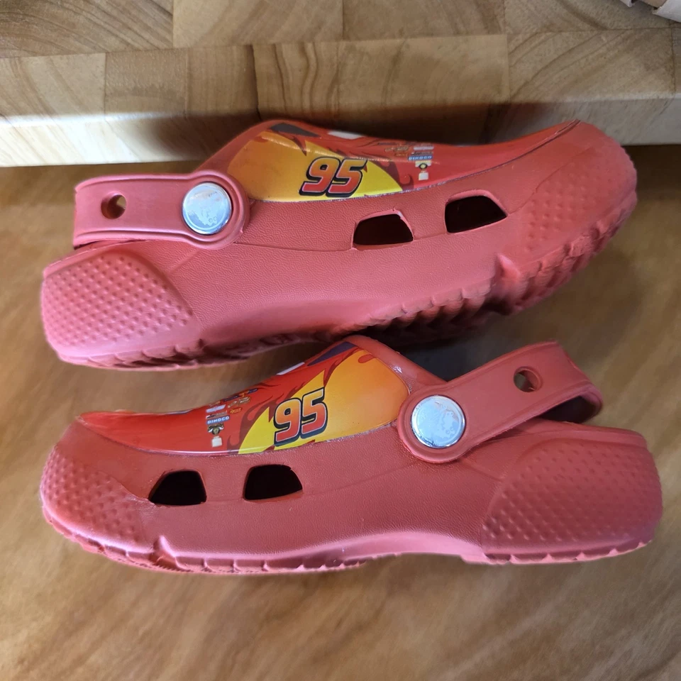 Zuecos sin cordones McQueen taza pistón roja para niños pequeños cocodrilos talla C 11 Foto 4 de 4
