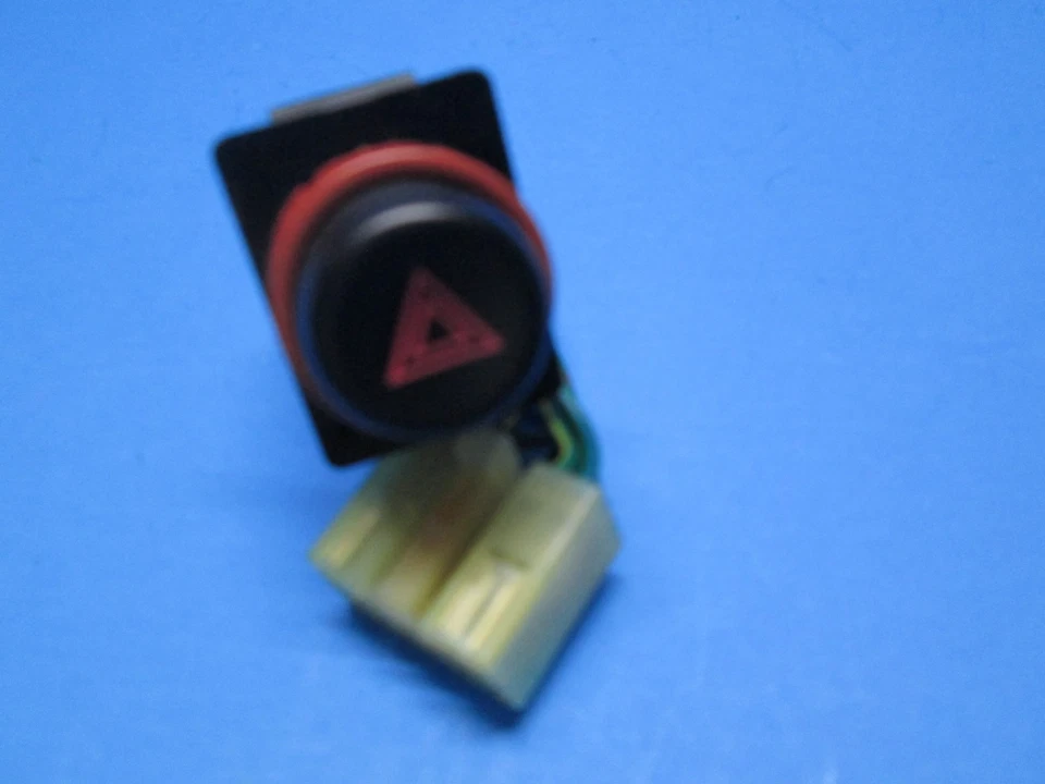 Botón interruptor de peligro intermitente de emergencia Mitsubishi Eclipse Talon 1990-1994 OEM Foto 4 de 4