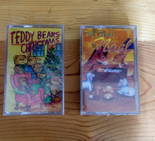 2 X CHILDRENS CHRISTMAS CASSETTE TAPES-TEDDY BEARS /FIRST NOEL NEW SEE IMAGES