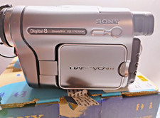 SONY HANDYCAM DCRTRV280, DIGITAL 8, STEADYSHOT, STREAMER, 2 BATTERIES, NIB C2