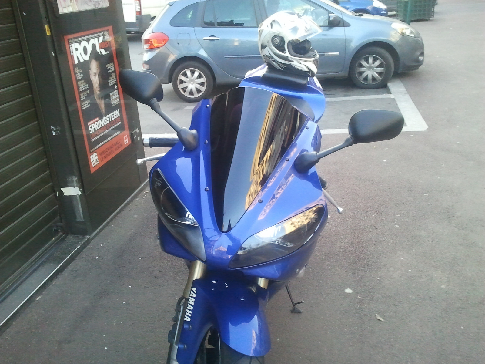Saut de vent Yamaha R1 2001 double courbure noire pour sorties sur circuit