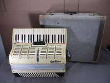Vintage La Tosca Accordion Made in ITALY 41 Key 120 Button w/ Hard Shell Case