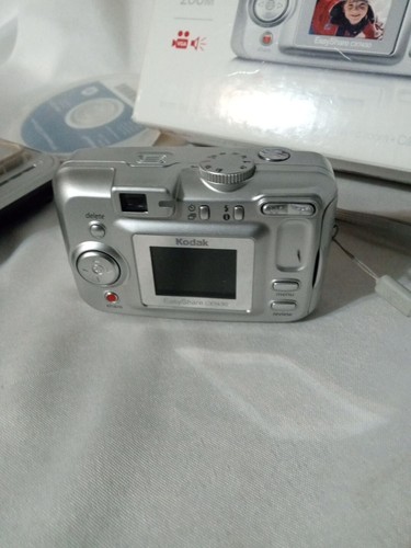 Kodak Easyshare CX7430 4.0 MP Camera And Accessories Untested - Picture 3 of 23