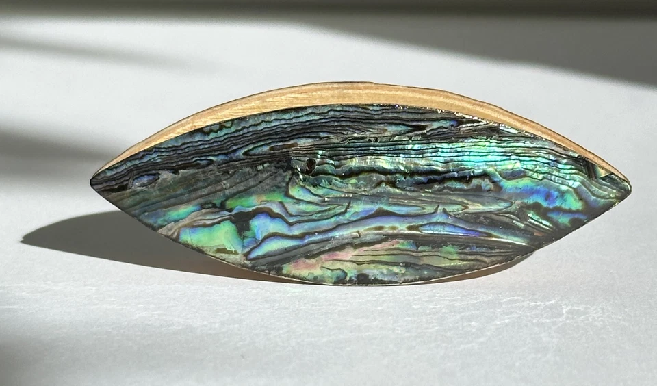 Tatting shuttle with mother of pearl inlay 3 inch long - Image 3 of 4