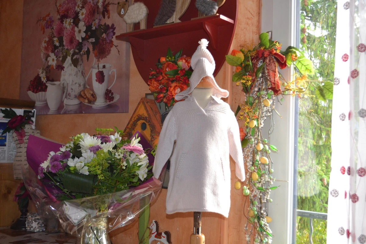 Veste Bébé Bonpoint Avec Capuche à Pompon - Taille 6 Mois - Laine Et Alpaga - État Parfait - Occasion
