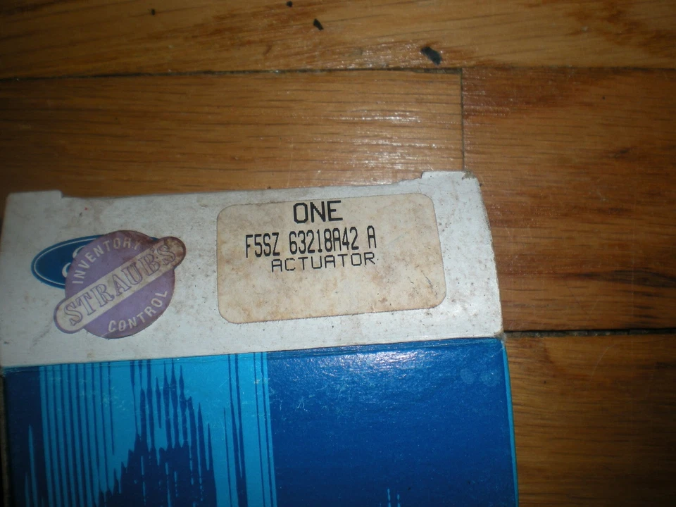 Actuador de pestillo de puerta delantera derecho Ford Thunderbird 1995 1996 nuevo de lote Foto 3 de 3