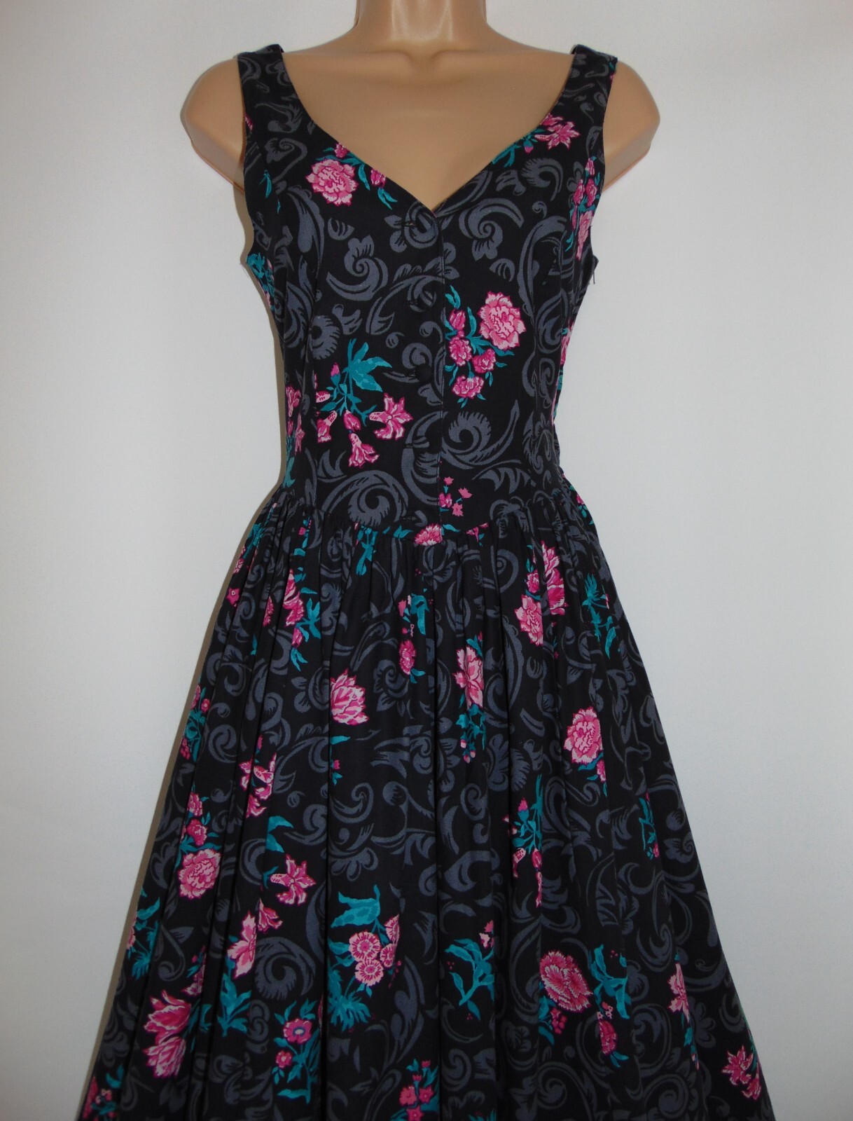 Laura Ashley Vintage Floral Fit & Flare Dress UK 8/10 - Black/Grey image 8