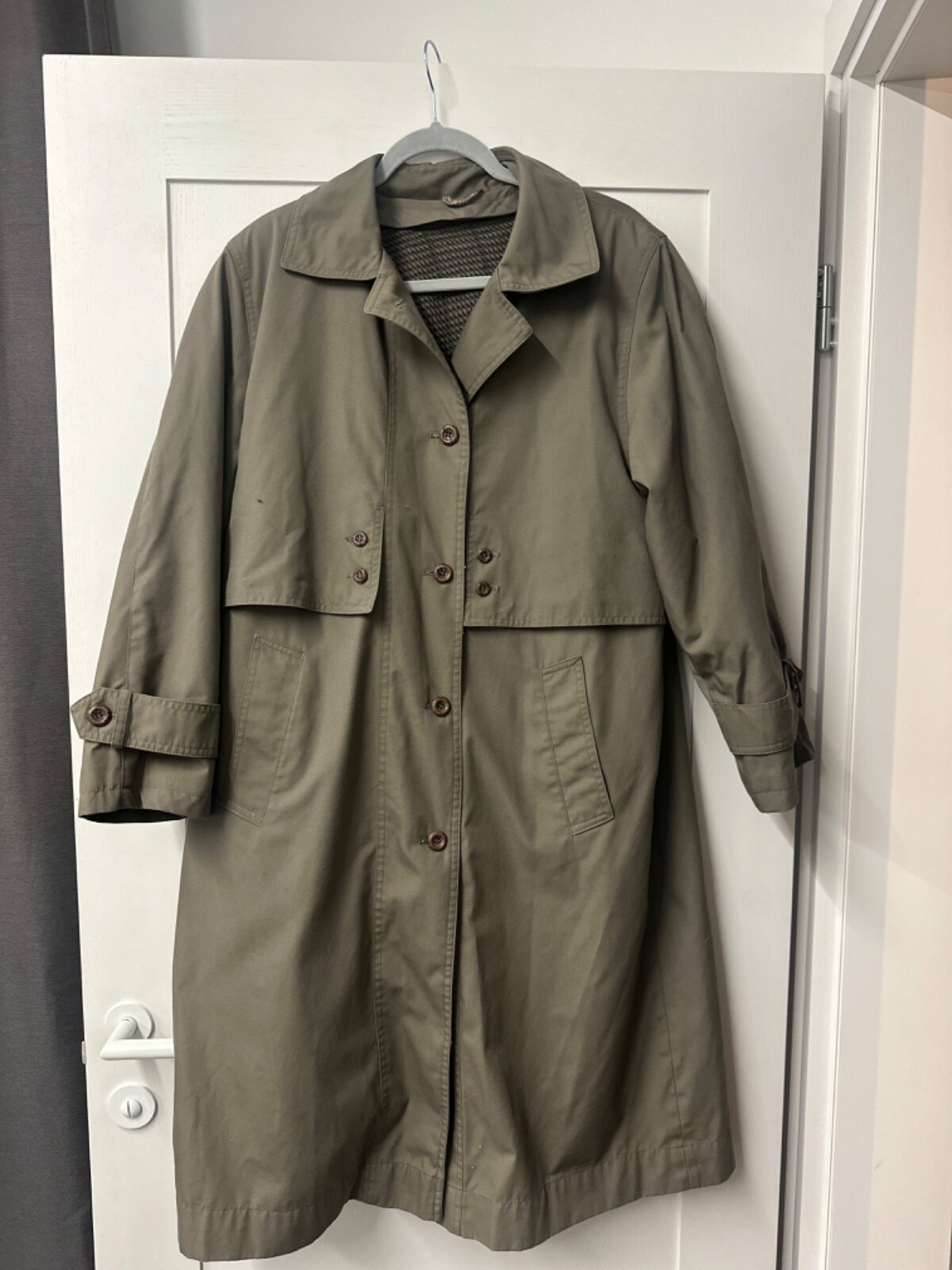 Vintage beige trench coat for women size 38 classic style-image