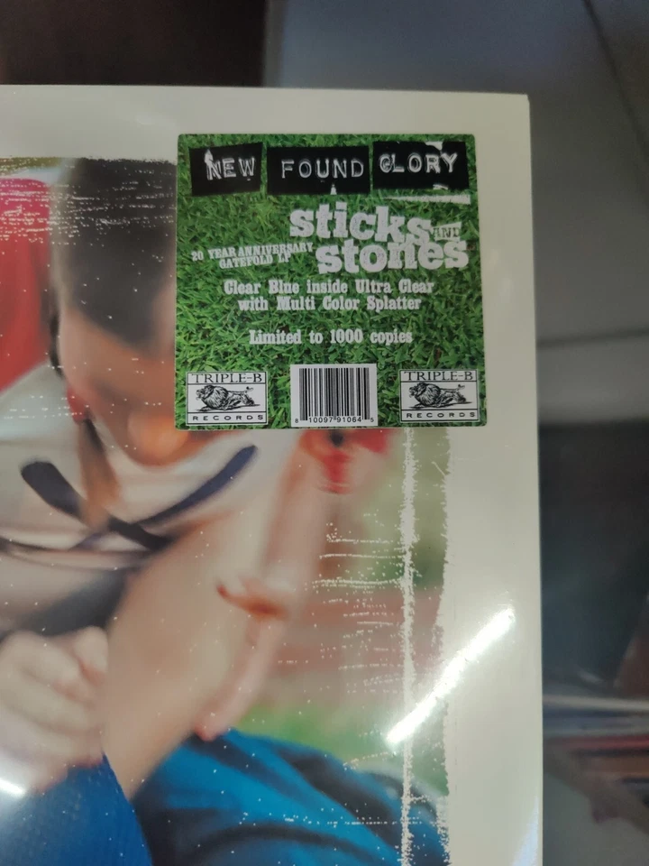 New Found Glory - Sticks And Stones 20 Year Anniversary LP Clear Blue x/1000 Foto 2 de 3
