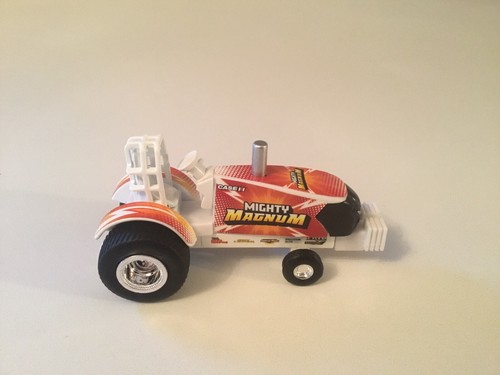 1:64 Case IH Mighty Magnum Puller Tractor and Sled Set By Ertl - Picture 5 of 8