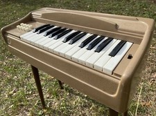 Vintage ESTEY TABLETOP/STAND ORGAN 2910P - TESTED  