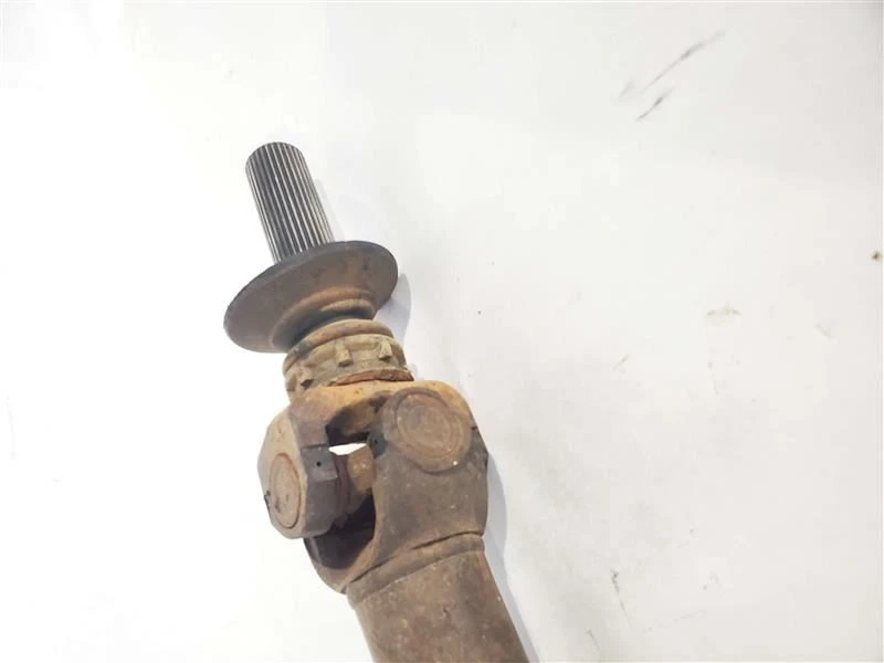 Front Drive Shaft 8.1L 4WD OEM 2002 03 04 05 2006 Chevrolet Avalanche 2500 - Image 2 of 4
