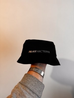 Arcteryx x Palace Bucket Hat L/XL Black