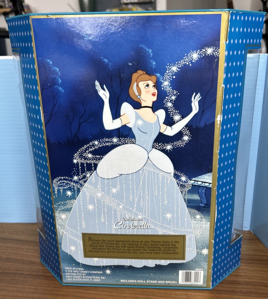 MUÑECA CLÁSICA EXCLUSIVA DE WALT DISNEY COLECCIÓN MUÑECA CENICIENTA - 88001 - SIN USAR, EN CAJA ORIGINAL Foto 3 de 4