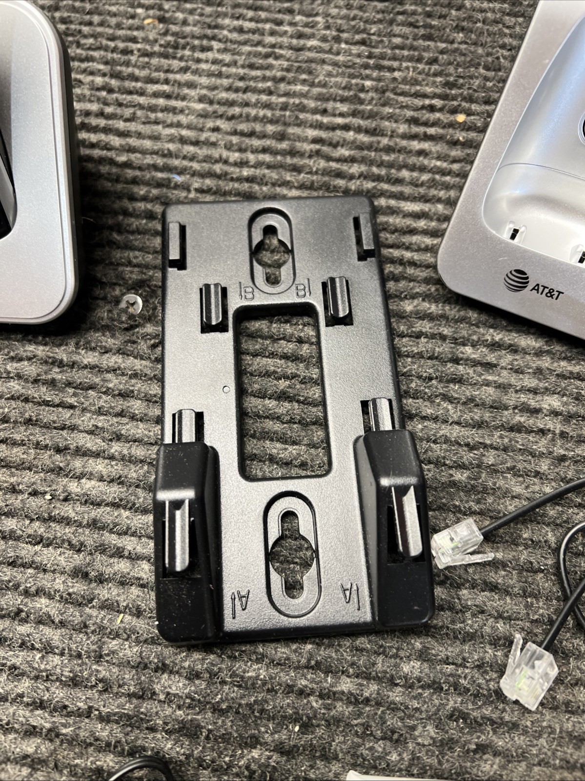 *Incomplete AT&T BL102-4 4Handset Cordless Phone Answering Machine Call Blocker