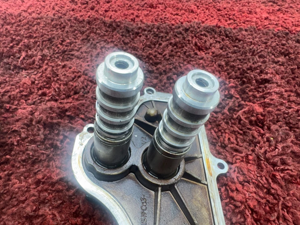 Electroválvula de árbol de levas variable motor BMW F01 F13 F06 F10 F15 VVT OEM 112K Foto 2 de 4