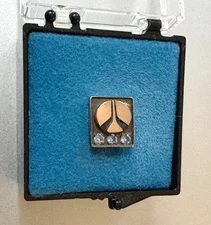 VTG Employee Service Award Pin: ROCKWELL INTERNATIONAL; 10K Gold 3 Diam, 1.5 Gms