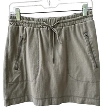 C&C California Pull On Skort Skirt Women’s Sz XS Olive Green Zip Pockets New