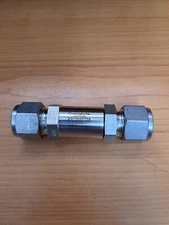 Swagelok SS-8C-10 ,    1/2" SS check valve,, 10 psi cracking pressure
