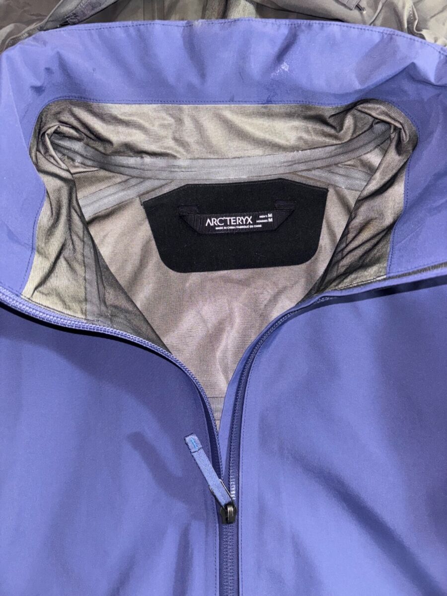 Arc'Teryx A2B Commuter Hardshell Waterproof Rain Jacket Arc'Teryx A2B Commuter Hardshell Waterproof Rain Jacket