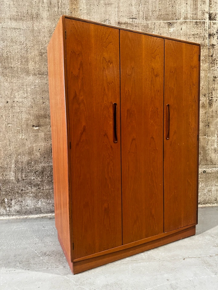 Vintage Mid Century Teak G Plan Fresco Triple 3 Door Wardrobe - Image 4 of 4