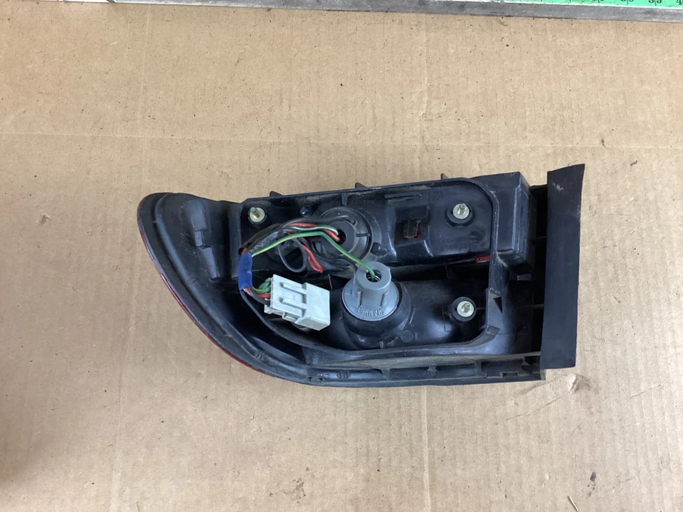 Luz trasera izquierda del lado del conductor Honda Civic 1992-1995 montada en panel OEM Foto 3 de 4