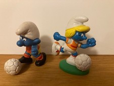 smurf figures  20035 footballer & 20163 Smurfette footballer/soccer Schlumpfe