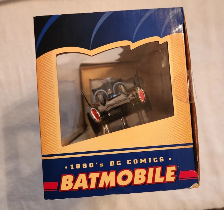 Batmobile 1960's DC Comics 1:24 Scale Die Cast Corgi 2005 - MISB - Image 2 of 4