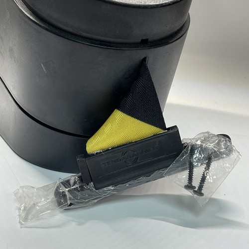 Tensabarrier® Wall Mounted Retractable Belt Barrier - YELLOW/ BLACK 24'L - Bild 2 von 5
