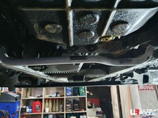 Ultra Racing Front Sway Bar 27mm for BMW E39 ...
