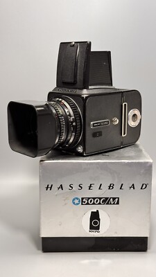 Hasselblad 500cm  C/M mit 80mm F2.8 Carl Zeiss Planar Objektiv schwarz - mit OVP