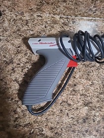 Nintendo - NES Zapper Light Gun Gray Controller - OEM Original 1985 -vintage