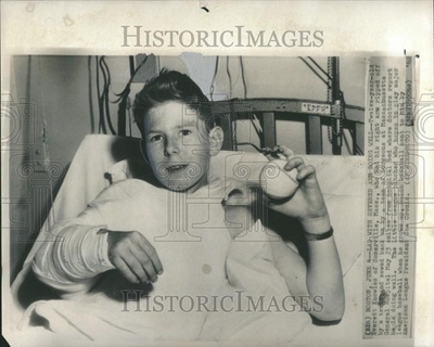 #ad 1962 Press Photo Everett Knowles Jr right arm reattach DFPC26527 $24.99