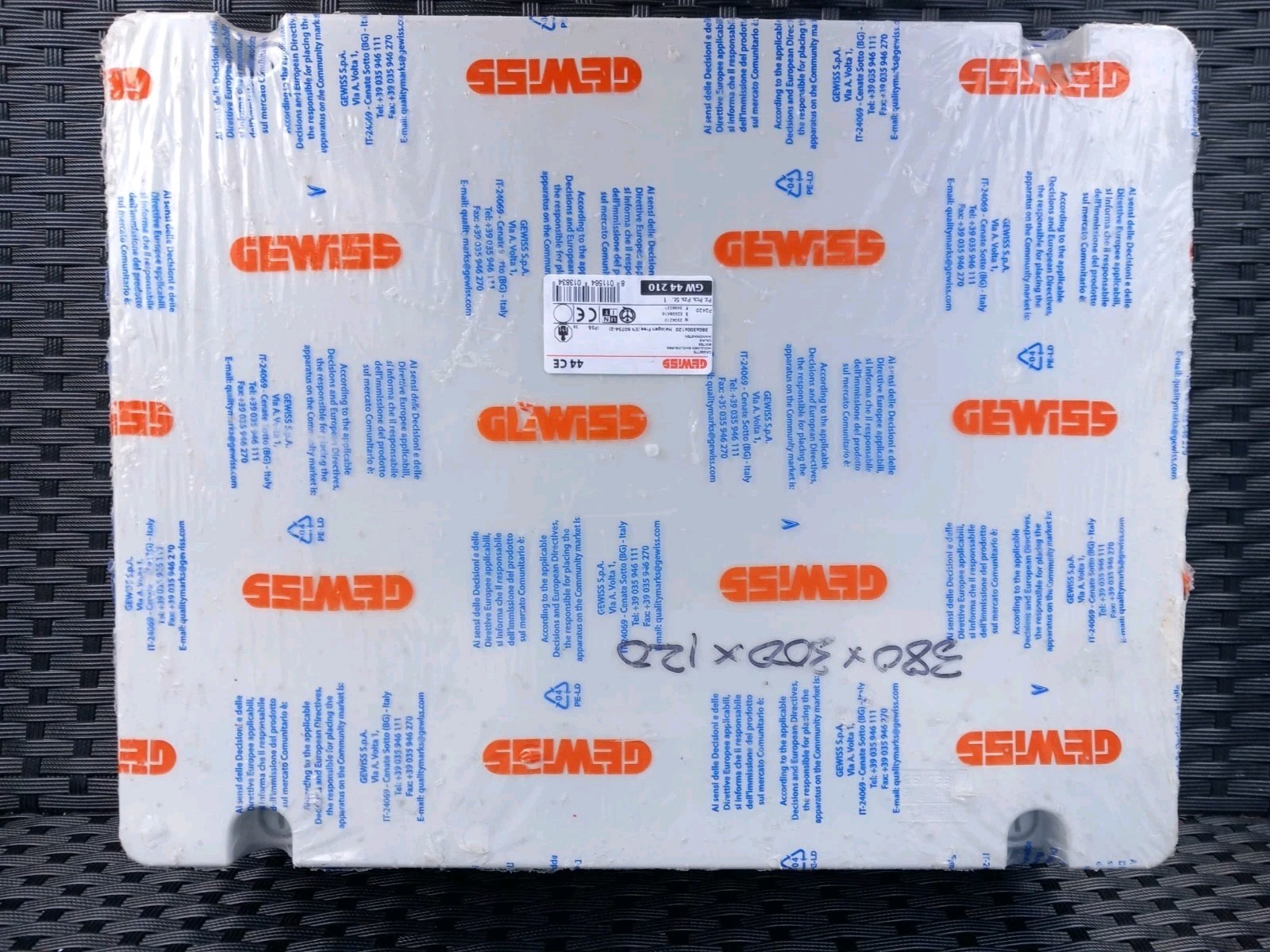 GEWISS GW44210 JUNCTION BOX PLAIN SCREWED LID IP56 (380MM X 300MM X 120MM).
