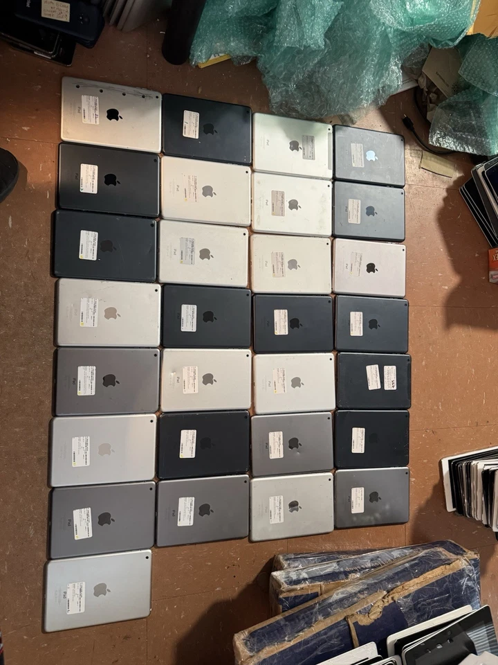 Lot Of 29 {BROKEN} Apple iPad Mini 1st Gen. 16GB, Wi-Fi A1432 Glass Cracked - Image 3 of 3