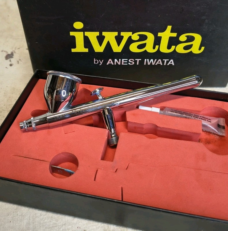 Iwata Revolution Gravity Dual-Action Airbrush 0.3mm 7ml Cup Lite Used Very Nice