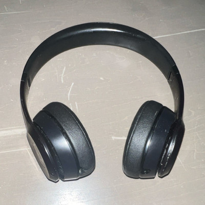 Beats by Dr. Dre Solo3 On-Ear Headphones Black Bluetooth 3.5mm w/ Case