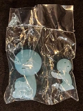 Smiski - Glow In The Dark Bath Series "Scrubbing" Figure