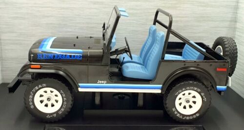 Model Car Group 1/18 Scale MCG18281 - Jeep CJ-7 - Black - Picture 3 of 5
