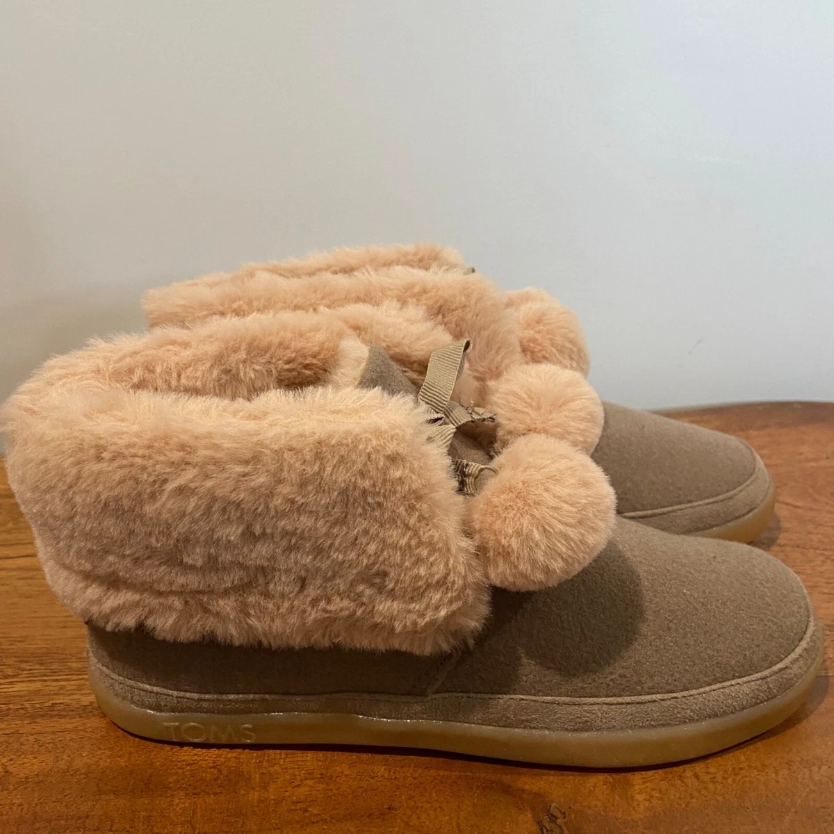 Toms slipper hotsell boots