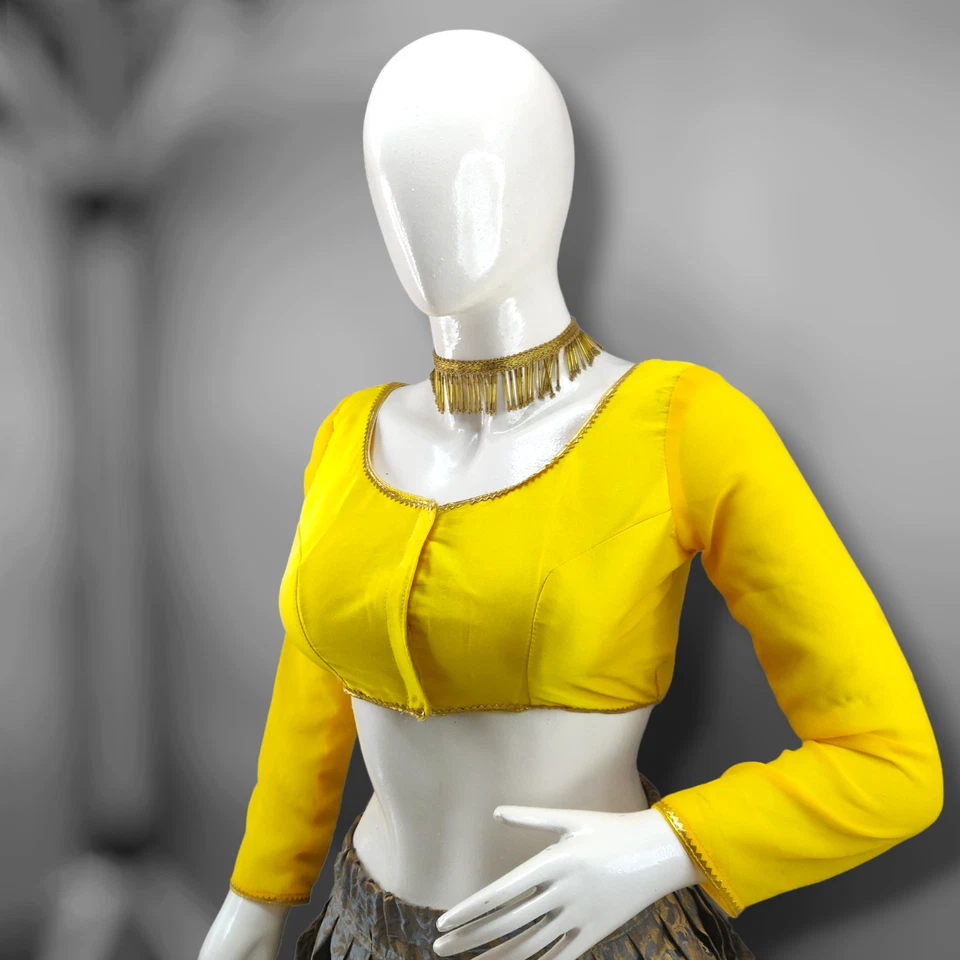 Blusa de seda amarilla: mangas Georgette, borde de encaje incrustado | Versátil para sari Foto 3 de 4