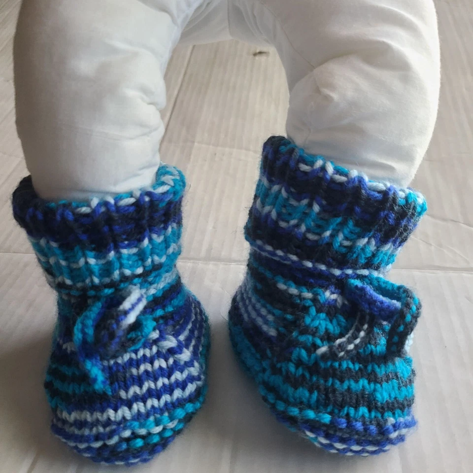 Lindos Botines de Bebé Tejidos Botas de Bebé Baby Shower Botines Azul Ombre Talla 6-9 Meses Foto 2 de 4