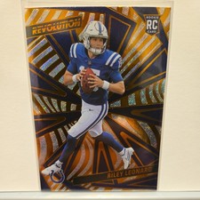 2025 Panini Revolution - Esordienti Riley Leonard #237 (RC)