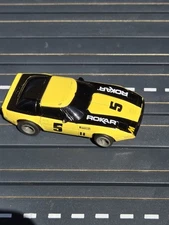 HO SLOT CAR ROKAR YELLOW/BLACK  CORVETTE #5 B