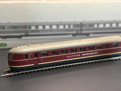 Trix H0 22025 Schnelltriebwagen Baureihe SVT 04 der DB | Digital