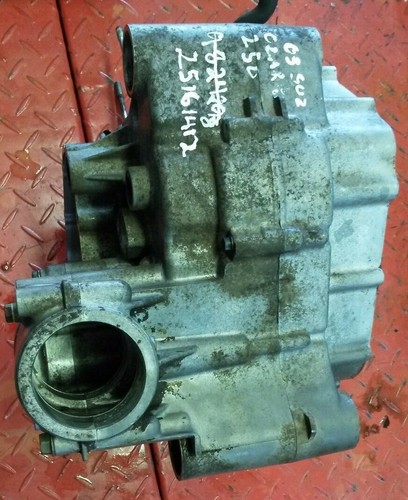 02-09 Suzuki ATV Engine Crankcase LTF250 Ozark LTZ250 Quad Sport Motor Housing - Picture 12 of 12